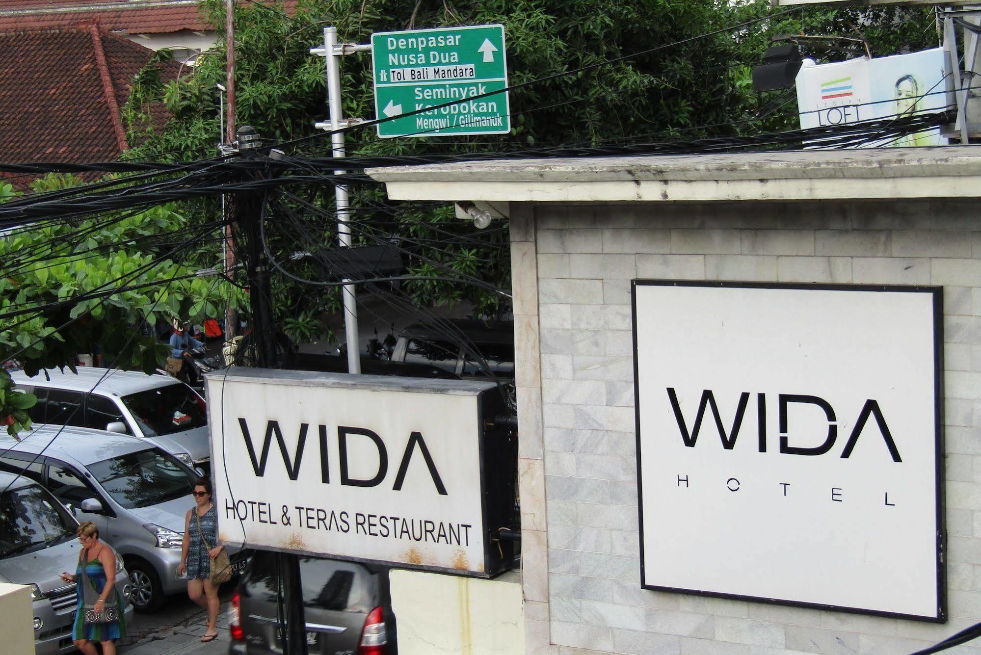 Wida Hotel Legian Esterno foto